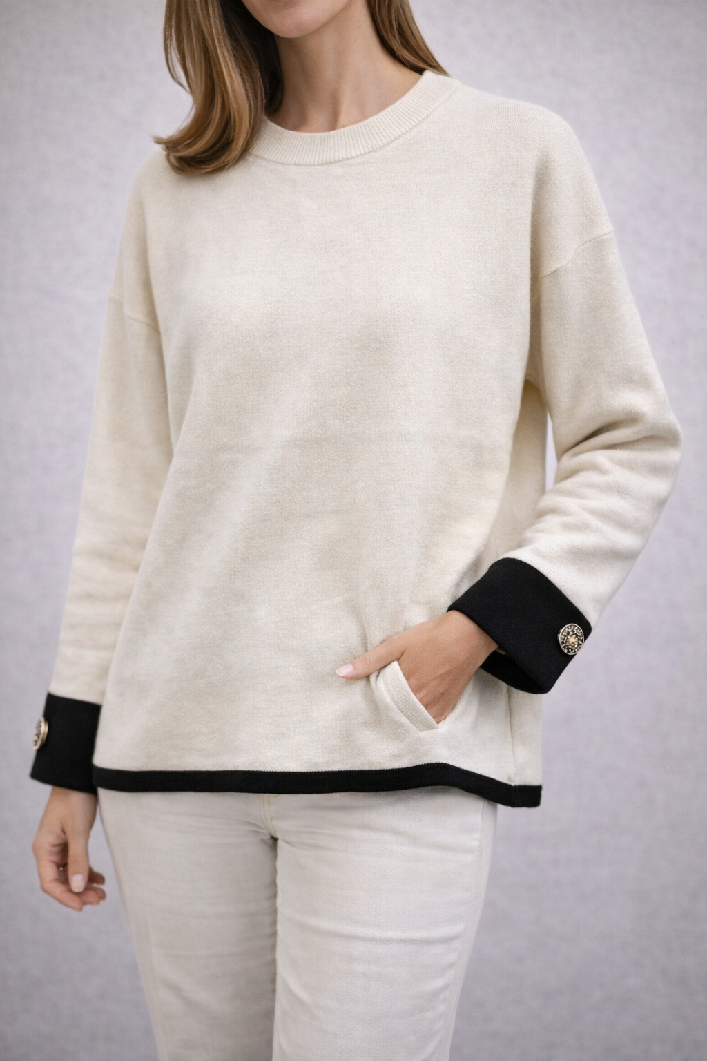 Maglione con Bottone al Polso