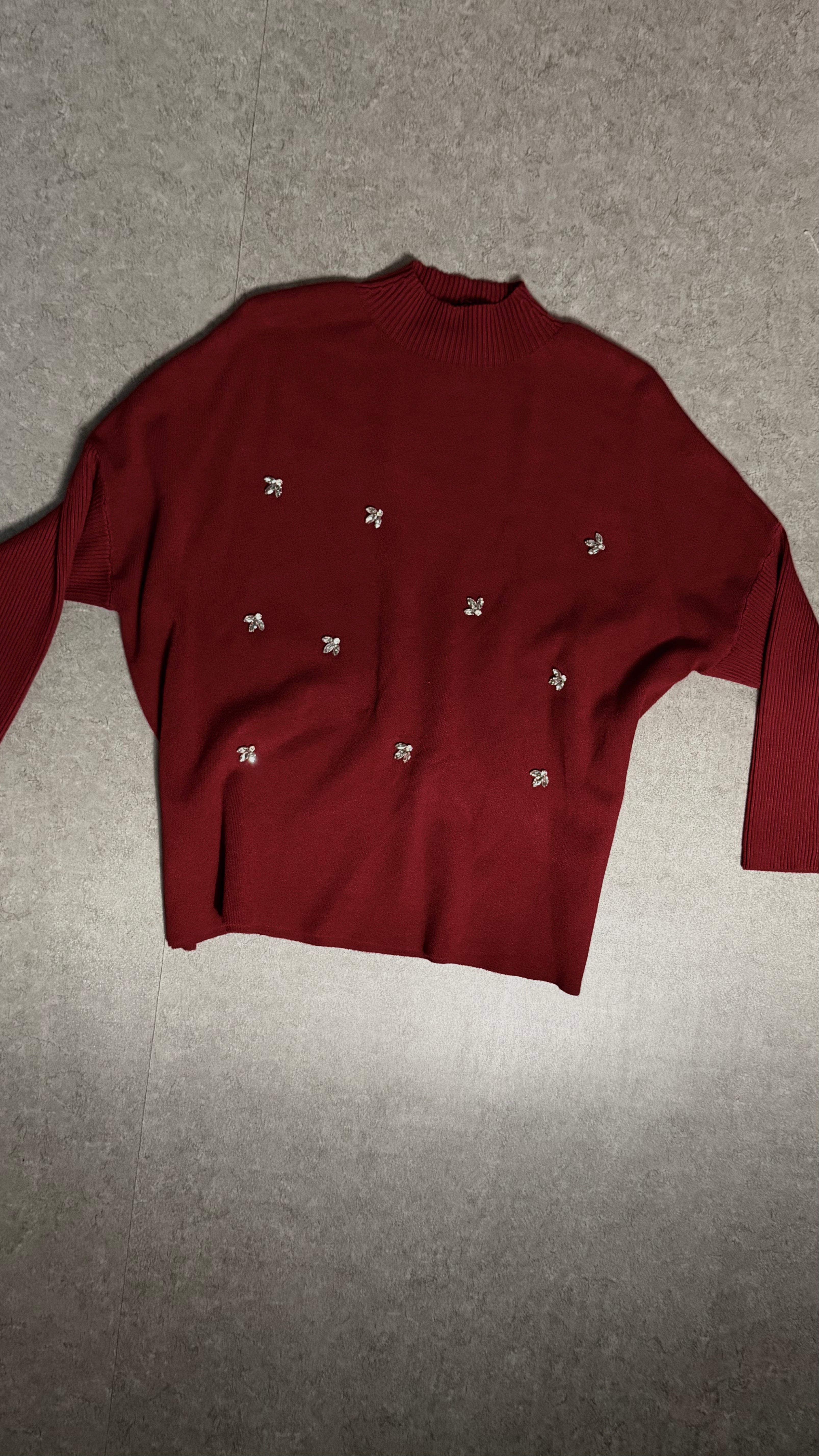 Maglia Nera con Applicazioni Gioiello