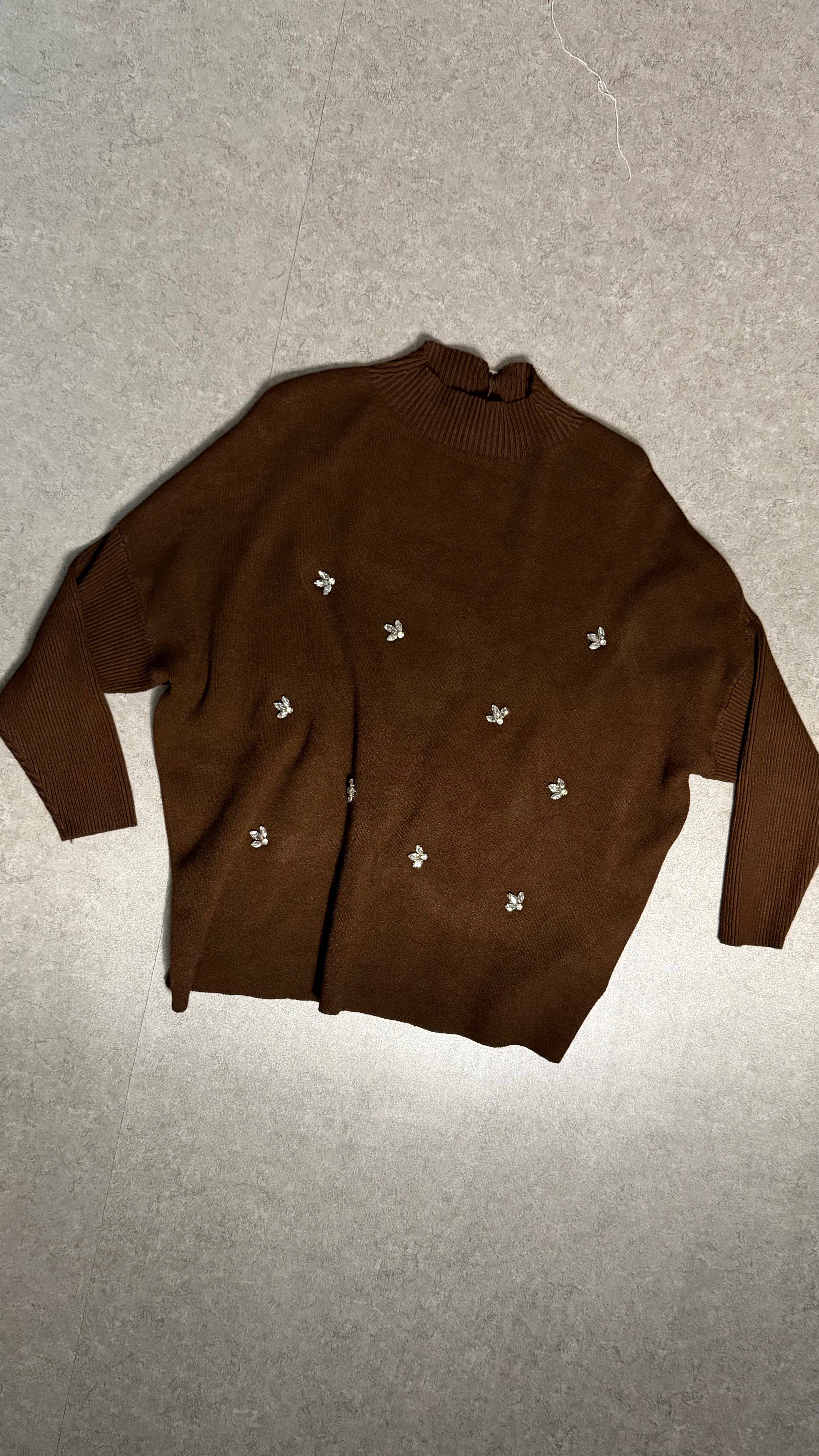 Maglia Nera con Applicazioni Gioiello